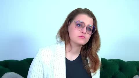 Snapshot of alexaavery chatting on May 29, 6:44 am AlexaAvery online show from May 29, 6:44 am