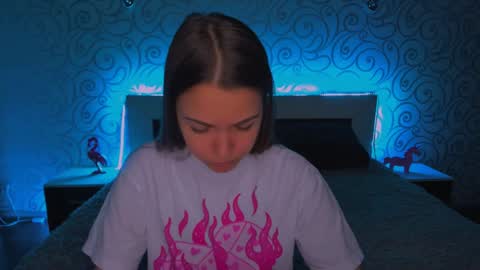 Snapshot of alexabarkley chatting on December 3, 3:20 am angel online show from December 3, 3:20 am