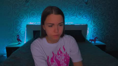 Snapshot of alexabarkley chatting on December 6, 3:08 am angel online show from December 6, 3:08 am