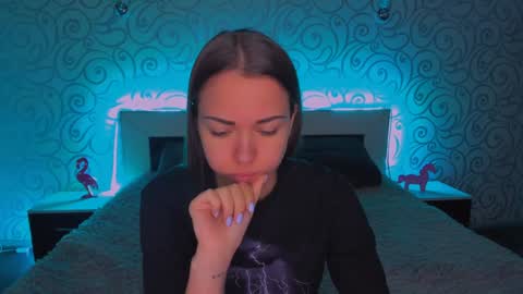 Snapshot of alexabarkley chatting on December 10, 6:11 am angel online show from December 10, 6:11 am