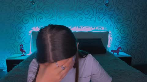 Snapshot of alexabarkley chatting on December 15, 6:29 am angel online show from December 15, 6:29 am