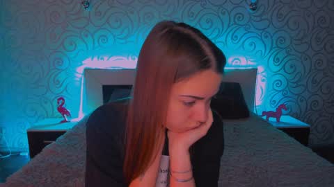 Snapshot of alexabarkley chatting on December 17, 3:06 am angel online show from December 17, 3:06 am