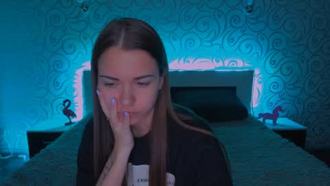 Snapshot of alexabarkley chatting on December 20, 6:19 am angel online show from December 20, 6:19 am