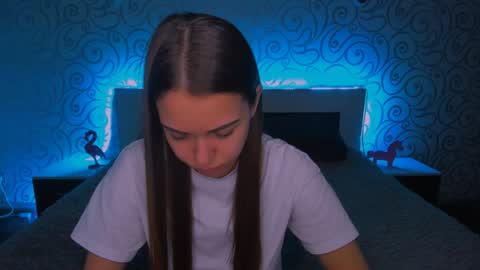 Snapshot of alexabarkley chatting on December 22, 3:22 am angel online show from December 22, 3:22 am