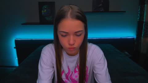 Snapshot of alexabarkley chatting on December 26, 3:06 am angel online show from December 26, 3:06 am