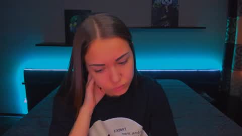 Snapshot of alexabarkley chatting on December 27, 3:20 am angel online show from December 27, 3:20 am