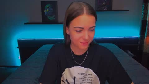 Snapshot of alexabarkley chatting on December 30, 6:20 am angel online show from December 30, 6:20 am