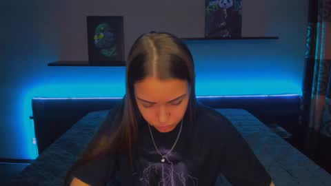 Snapshot of alexabarkley chatting on January 15, 3:11 am angel online show from January 15, 3:11 am