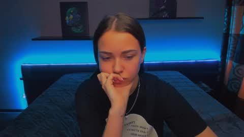 Snapshot of alexabarkley chatting on January 17, 6:36 am angel online show from January 17, 6:36 am