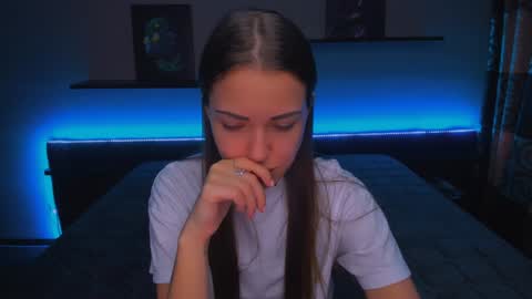 Snapshot of alexabarkley chatting on January 21, 3:15 am angel online show from January 21, 3:15 am