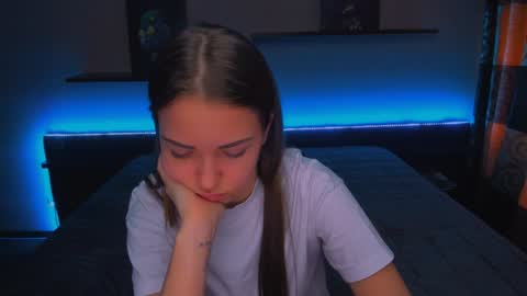 Snapshot of alexabarkley chatting on January 21, 6:22 am angel online show from January 21, 6:22 am