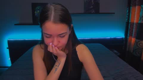 Snapshot of alexabarkley chatting on January 29, 3:12 am angel online show from January 29, 3:12 am