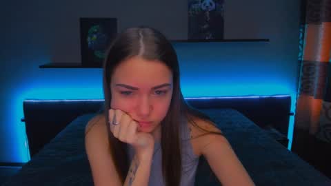 Snapshot of alexabarkley chatting on February 6, 3:16 am angel online show from February 6, 3:16 am