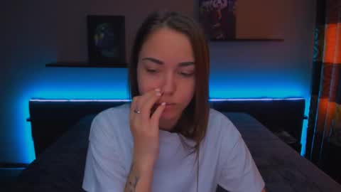 Snapshot of alexabarkley chatting on February 19, 3:28 am angel online show from February 19, 3:28 am