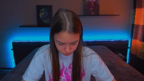 Snapshot of alexabarkley chatting on February 20, 3:12 am angel online show from February 20, 3:12 am