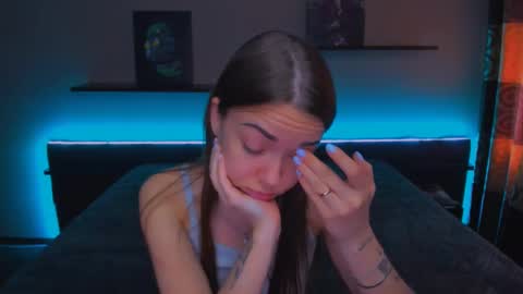 Snapshot of alexabarkley chatting on March 3, 6:48 am angel online show from March 3, 6:48 am