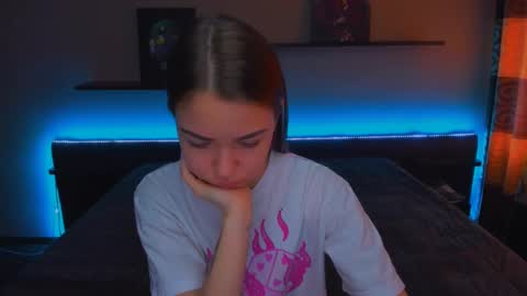 Snapshot of alexabarkley chatting on March 12, 3:13 am angel online show from March 12, 3:13 am