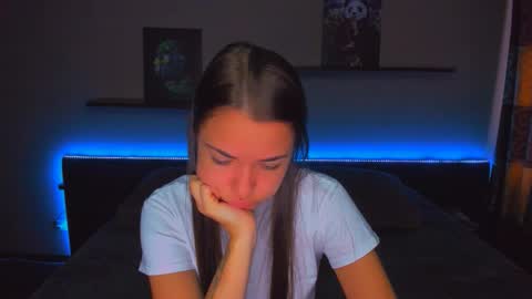 Snapshot of alexabarkley chatting on September 15, 12:32 am angel online show from September 15, 12:32 am