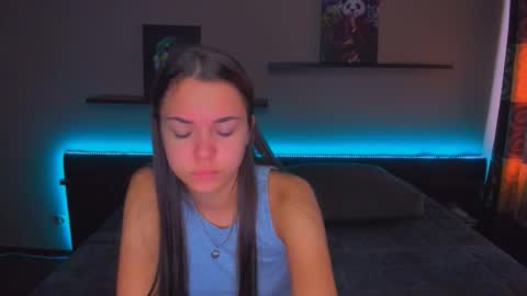 Snapshot of alexabarkley chatting on September 18, 12:23 am angel online show from September 18, 12:23 am