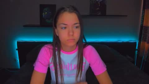 Snapshot of alexabarkley chatting on October 8, 12:30 am angel online show from October 8, 12:30 am