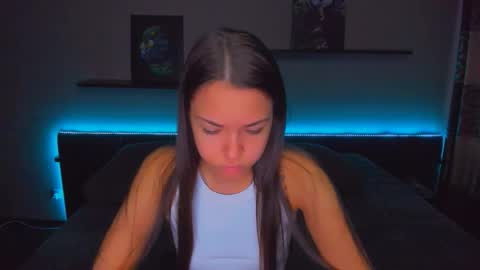 Snapshot of alexabarkley chatting on October 10, 12:20 am angel online show from October 10, 12:20 am