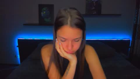 Snapshot of alexabarkley chatting on October 22, 12:22 am angel online show from October 22, 12:22 am