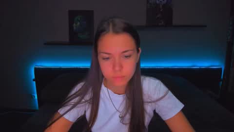 Snapshot of alexabarkley chatting on October 24, 12:30 am angel online show from October 24, 12:30 am