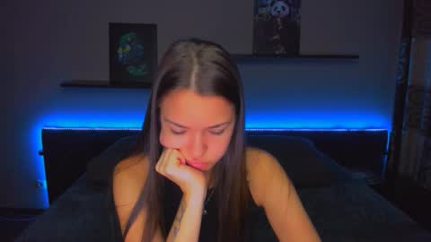 Snapshot of alexabarkley chatting on November 3, 12:46 am angel online show from November 3, 12:46 am