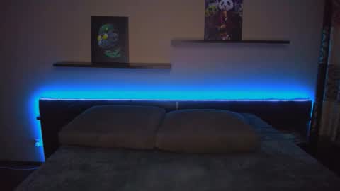 Snapshot of alexabarkley chatting on November 6, 12:44 am angel online show from November 6, 12:44 am