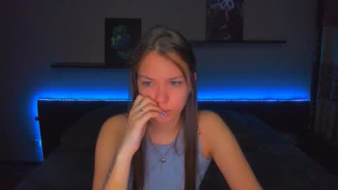 Snapshot of alexabarkley chatting on February 11, 12:37 am angel online show from February 11, 12:37 am