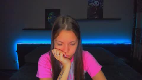 Snapshot of alexabarkley chatting on February 13, 12:50 am angel online show from February 13, 12:50 am