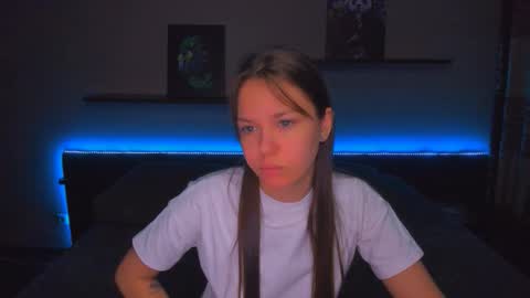 Snapshot of alexabarkley chatting on February 18, 12:28 am angel online show from February 18, 12:28 am