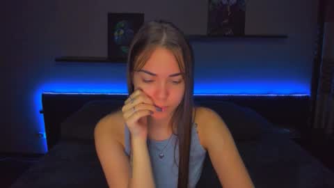 Snapshot of alexabarkley chatting on February 26, 12:31 am angel online show from February 26, 12:31 am