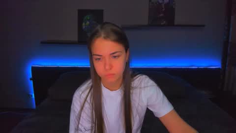 Snapshot of alexabarkley chatting on February 27, 12:32 am angel online show from February 27, 12:32 am