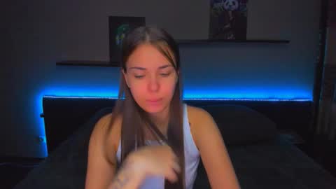 Snapshot of alexabarkley chatting on March 3, 12:28 am angel online show from March 3, 12:28 am