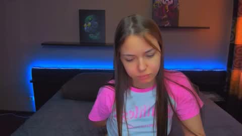 Snapshot of alexabarkley chatting on March 16, 5:44 am angel online show from March 16, 5:44 am