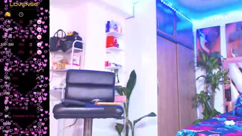 Snapshot of alexafoxxy01 chatting on March 24, 12:48 am alexafoxxy01 online show from March 24, 12:48 am