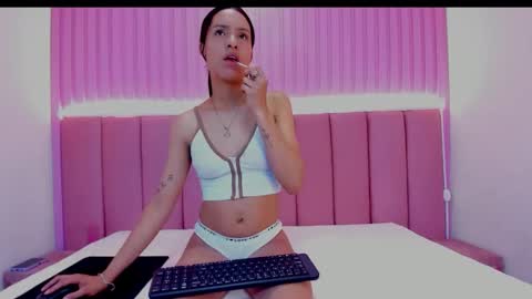 alexagrace12 online show from January 10, 5:04 pm