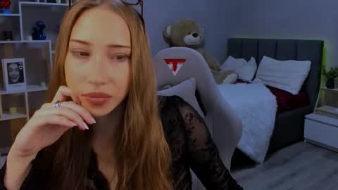 AlexaHarmon online show from November 27, 6:26 am