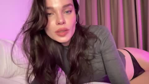 Ember Valentine online show from March 6, 9:33 pm