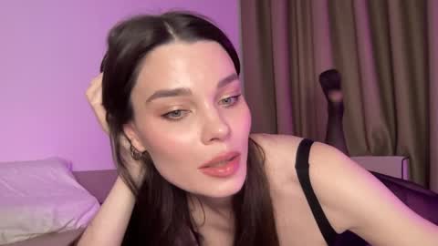 Ember Valentine online show from April 5, 9:23 pm