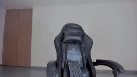 Alexandra Castillo online show from January 17, 1:15 am