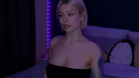 Alexa Mason online show from May 7, 11:10 pm