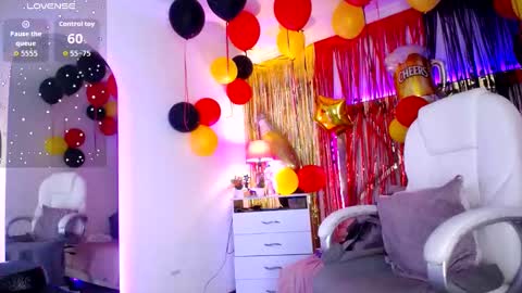 Snapshot of alexamoon__ chatting on October 3, 6:38 pm Alexa Moon online show from October 3, 6:38 pm