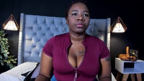 Snapshot of alexamora__ chatting on November 2, 3:20 am C A M I L A online show from November 2, 3:20 am