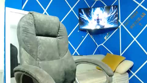 Snapshot of alexander_megan chatting on October 12, 11:26 pm alexander online show from October 12, 11:26 pm