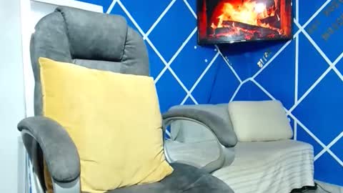 Snapshot of alexander_megan chatting on November 16, 10:54 am alexander online show from November 16, 10:54 am