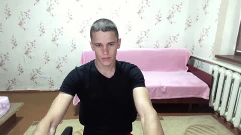 Snapshot of alexanderstrongs chatting on June 19, 8:07 am alexanderstrongs online show from June 19, 8:07 am