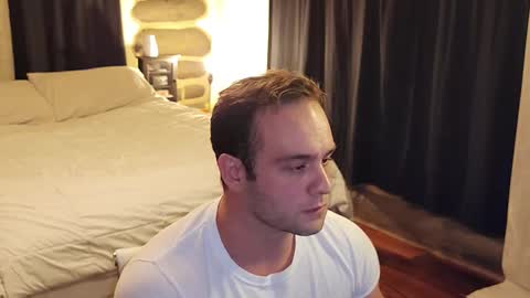 Snapshot of alexanderthemid chatting on November 4, 3:27 am alexanderthemid online show from November 4, 3:27 am