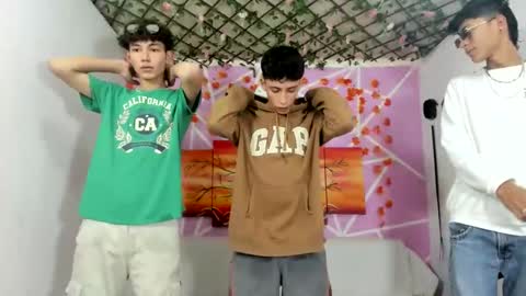 chicos hot online show from February 13, 7:10 pm